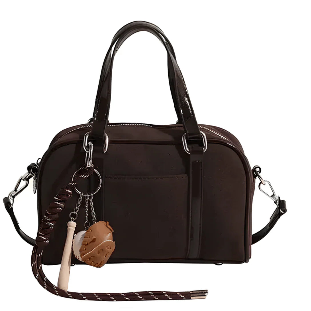 Sac bandoulière Alina en daim vegan café, chic et pratique, idéal pour transporter vos essentiels avec style.