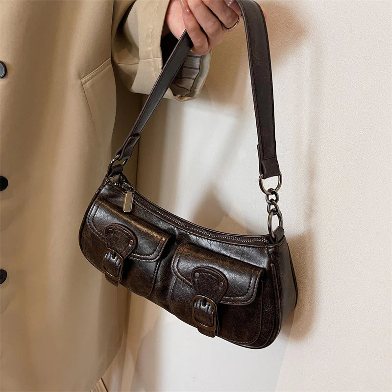 Petit sac à main vintage couleur café ELEONORA en format compact, au style rétro chic et raffiné.