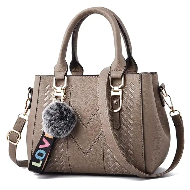 sac ELLA sac à main bandoulière chic vegan cuir beige élégant femme, format compact avec poches pratiques et bandoulière réglable pour un style moderne