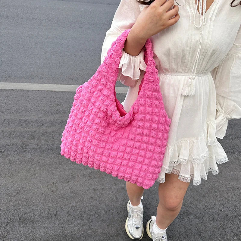 Grand sac à main rembourré rose Elsa, spacieux et confortable, idéal pour ordinateur, dossiers et effets personnels, style crossbody ou à l’épaule.