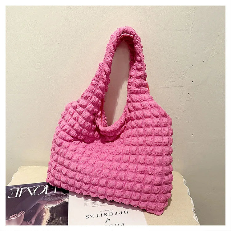 Grand sac à main rembourré rose Elsa, spacieux et confortable, idéal pour ordinateur, dossiers et effets personnels, style crossbody ou à l’épaule.