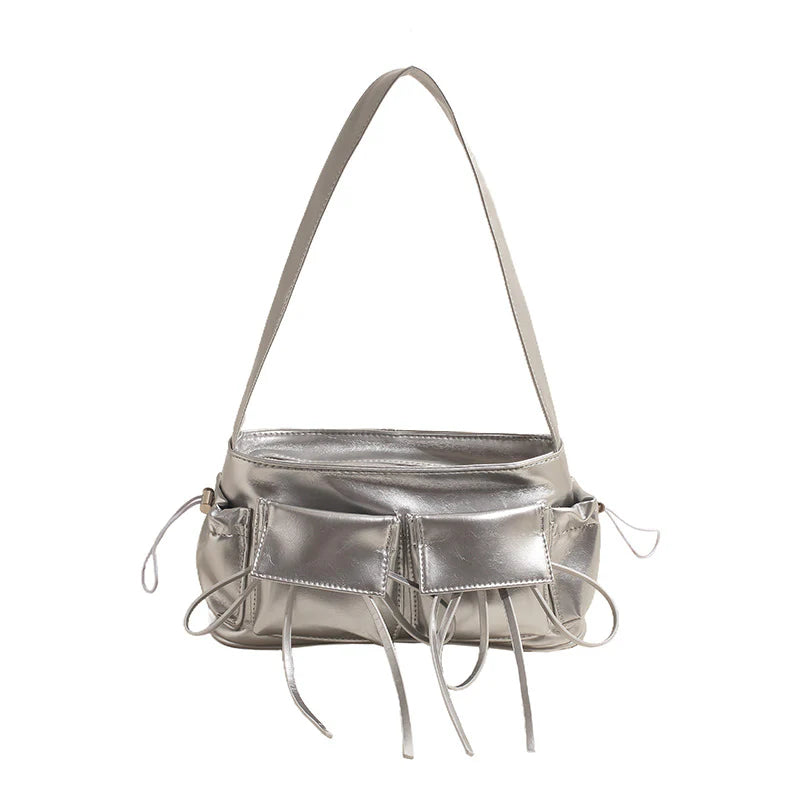 Sac à main Fiona en cuir vernis argenté avec bandoulière, spacieux et raffiné, idéal pour ordinateur, cahiers et essentiels du quotidien.