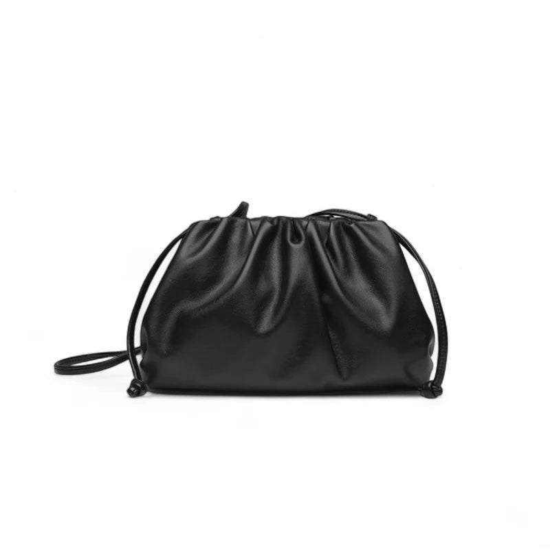 Petit sac à main en cuir vegan noir Lina avec bandoulière, format compact et élégant pour sorties et rendez-vous.