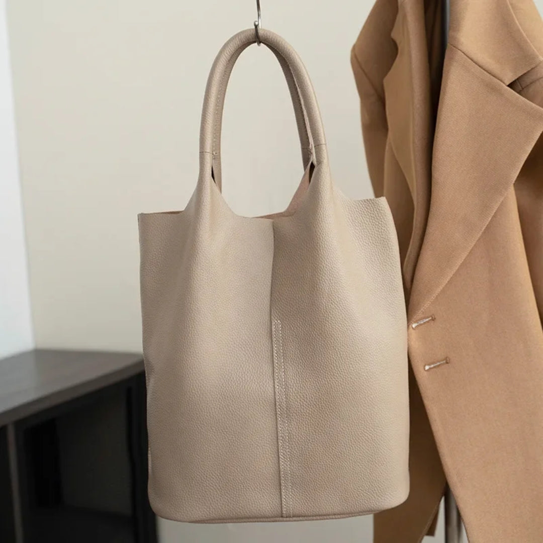 MIA – Sac tote bag beige élégant et spacieux, idéal pour ordinateur, cahiers et vie active.