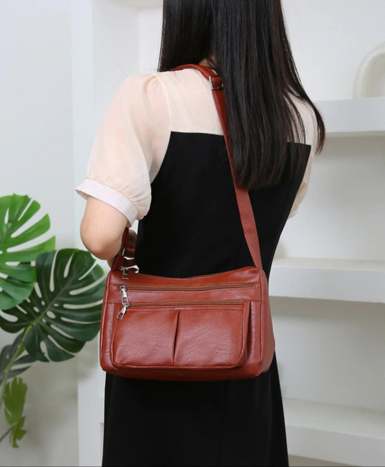 Sac à main Rita en cuir marron multipoches avec bandoulière, spacieux et structuré, parfait pour ordinateur, cahiers et accessoires essentiels du quotidien