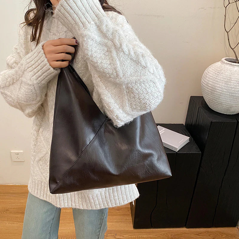 Sac à main SOFIA grand format pour épaule, en cuir vegan de qualité, spacieux et raffiné, idéal pour transporter vos essentiels avec style